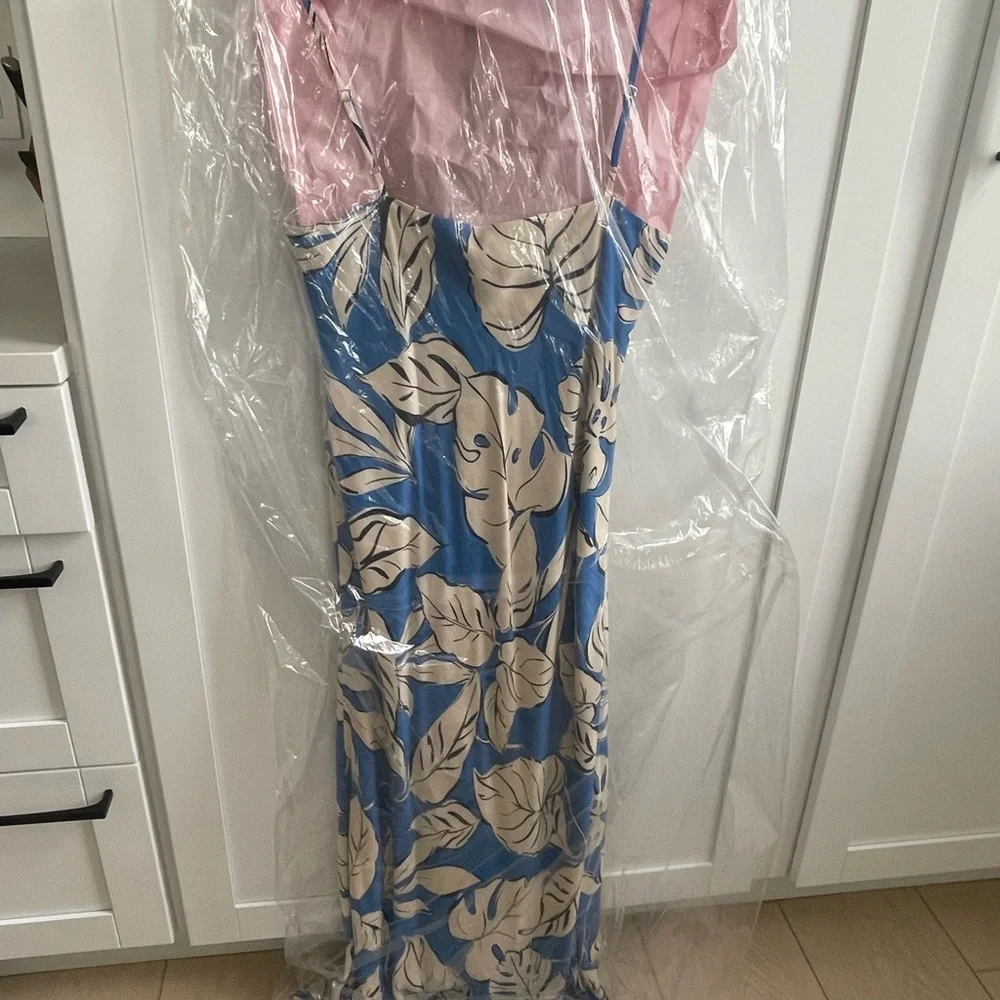 Karen Kane women’s summer dress blue leaves. - Picture 3 of 4